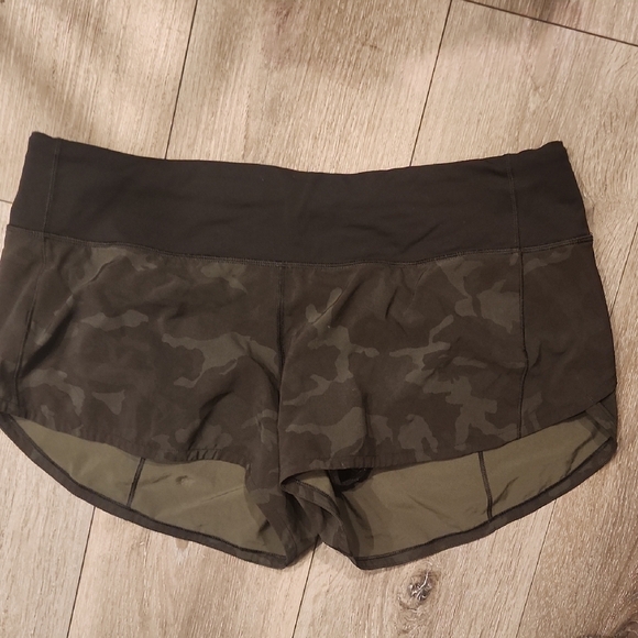 lululemon athletica Pants - Lululemon Women's Camouflage Shorts